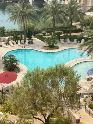 Photo #4: 2445514 Listing 