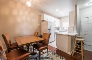 Photo #6: 2445519 Listing