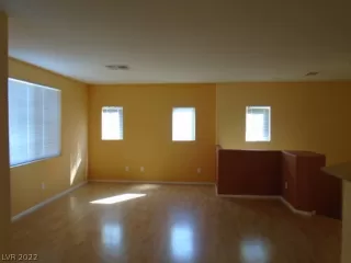 Photo #5: 2445521 Listing 