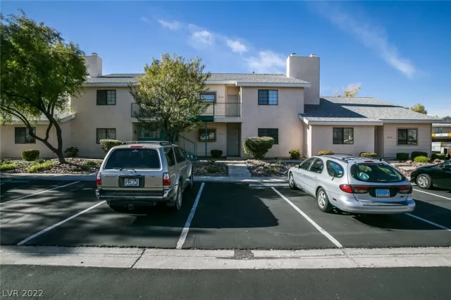 MLS: 2445536 Condo For Sale