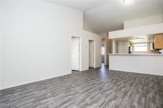 Photo #6: 2445536 Listing 