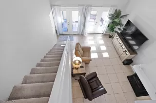 Photo #4: 2445537 Listing