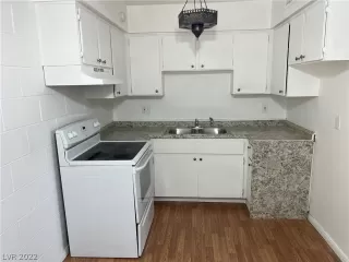 Photo #2: 2445568 Listing 