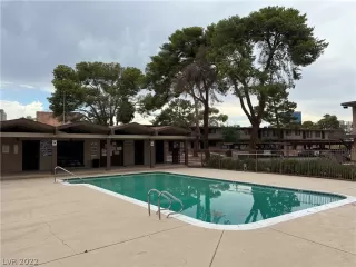 Photo #4: 2445568 Listing 