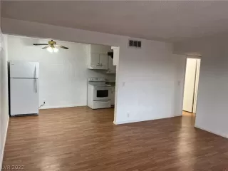 Photo #5: 2445568 Listing 