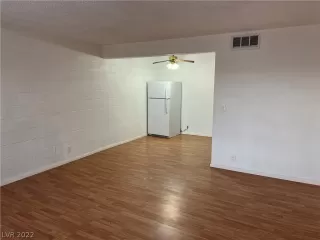 Photo #6: 2445568 Listing 