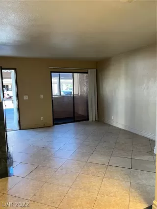 Photo #2: 2445573 Listing 