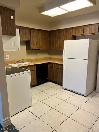 Photo #3: 2445573 Listing 