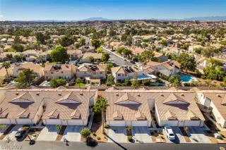 Photo #4: 2445575 Listing