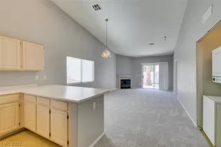 Photo #6: 2445575 Listing