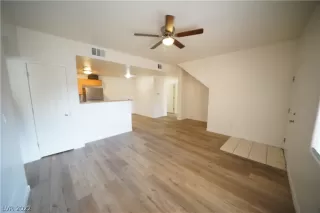 Photo #4: 2445582 Listing 