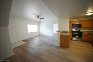 Photo #5: 2445582 Listing 