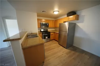 Photo #6: 2445582 Listing 