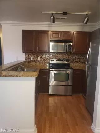 Photo #3: 2445589 Listing 