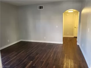 Photo #2: 2445602 Listing 