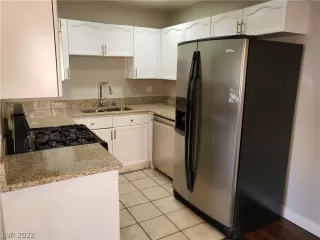 Photo #4: 2445602 Listing 