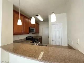 Photo #5: 2445605 Listing 