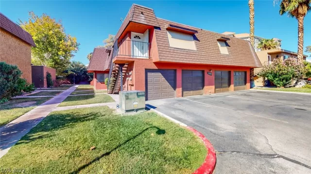 MLS: 2445614 Condo For Sale