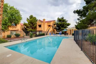 Photo #1: 2445646 Listing