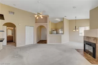 Photo #3: 2445646 Listing