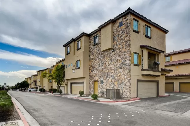 MLS: 2445700 Condo For Sale