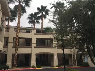 Photo #2: 2445714 Listing