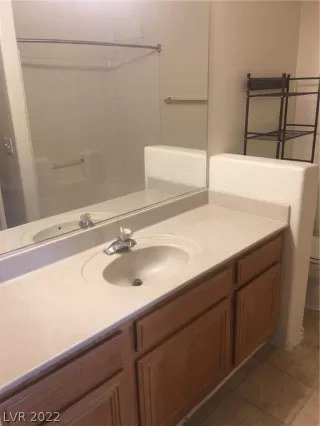 Photo #6: 2445714 Listing