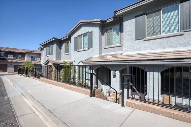 MLS: 2445724 Condo For Sale