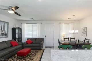 Photo #3: 2445724 Listing