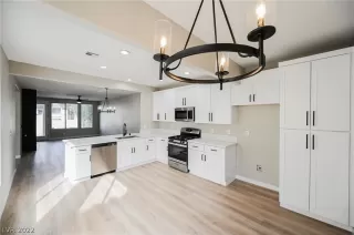 Photo #6: 2445800 Listing