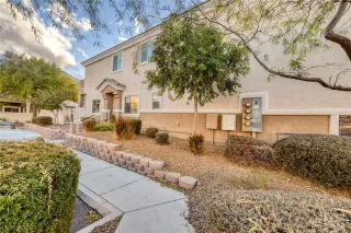 Photo #3: 2445843 Listing