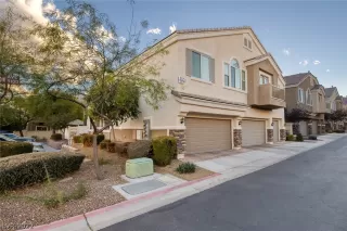 Photo #4: 2445843 Listing