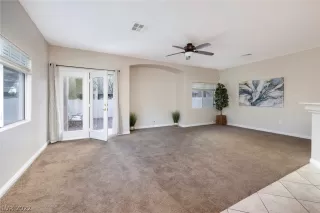 Photo #5: 2445843 Listing