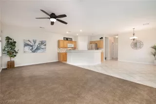 Photo #6: 2445843 Listing