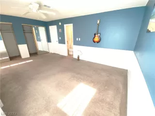 Photo #4: 2445903 Listing