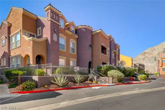 MLS: 2445906 Condo For Sale