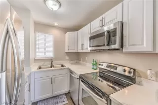 Photo #1: 2445953 Listing