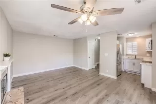 Photo #5: 2445953 Listing