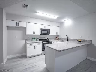 Photo #1: 2445963 Listing 