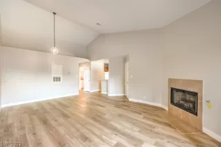 Photo #1: 2445967 Listing 