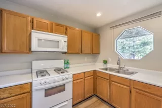 Photo #6: 2445967 Listing 