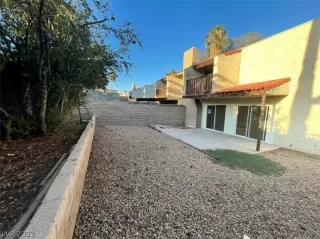 Photo #5: 2446028 Listing 