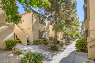 Photo #1: 2446033 Listing