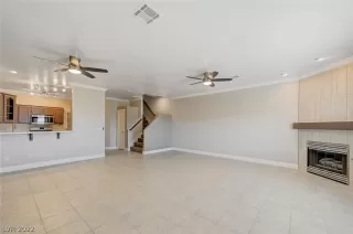 Photo #3: 2446045 Listing