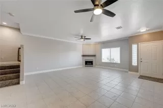 Photo #4: 2446045 Listing