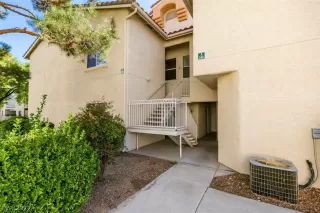 Photo #3: 2446056 Listing 