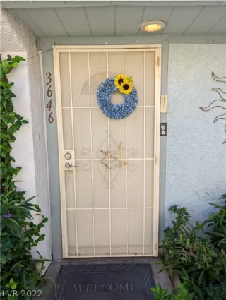 Photo #2: 2446105 Listing