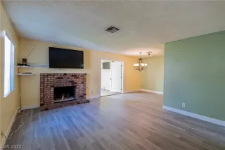 Photo #5: 2446105 Listing