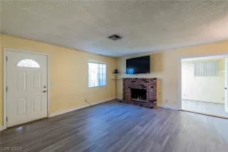 Photo #6: 2446105 Listing