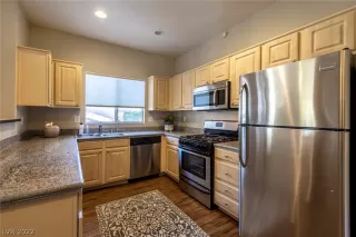 Photo #3: 2446187 Listing